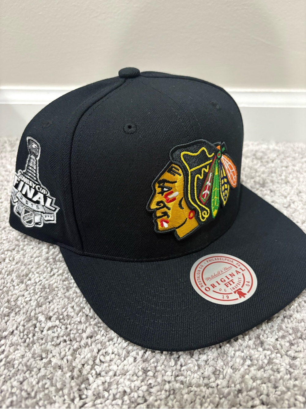 Mitchell & Ness Black Chicago Blackhawks NHL Snapback Hat